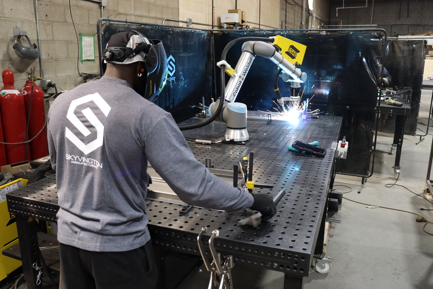 esab-cobot-manufacturing-action